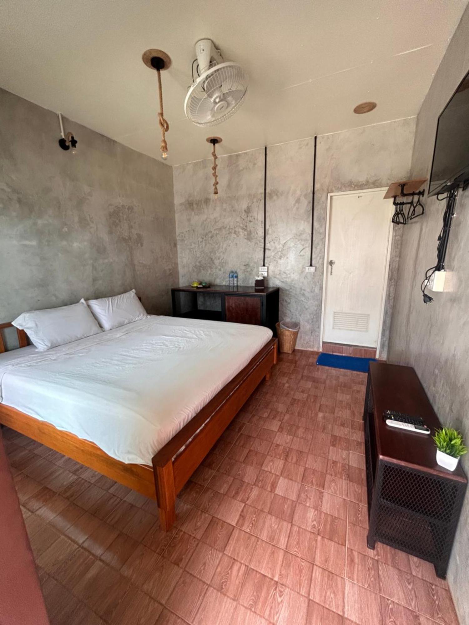 Tchin Tchin Guesthouse Ко Чанг Екстериор снимка
