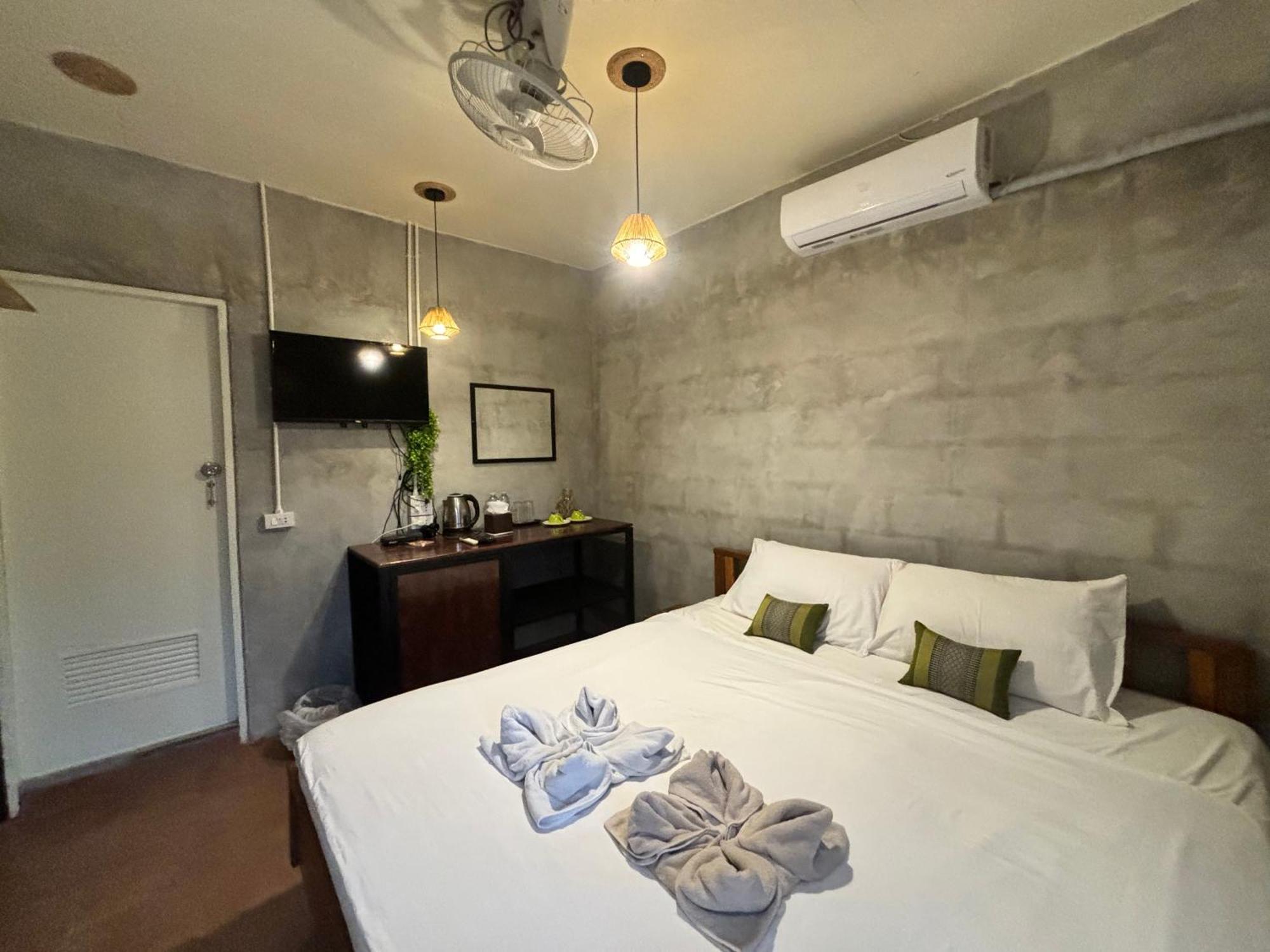 Tchin Tchin Guesthouse Ко Чанг Екстериор снимка